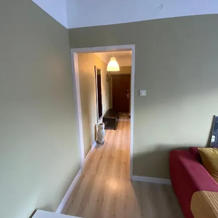 Apartman Quiet And Peaceful Close To The Center